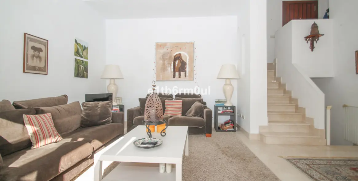 Venta de adosado en Istán 7