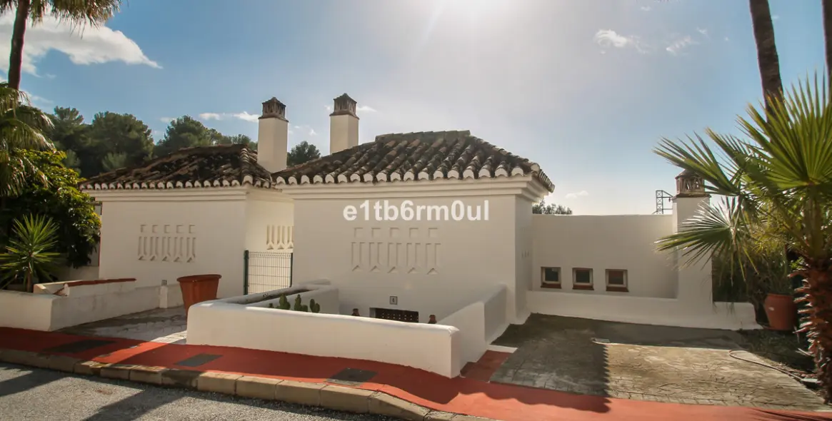 Venta de adosado en Istán 10