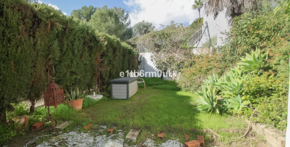 Venta de adosado en Istán 18