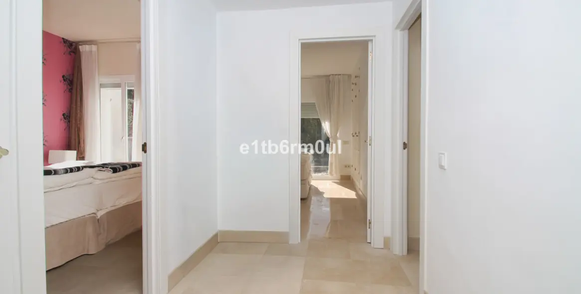 Venta de adosado en Istán 19