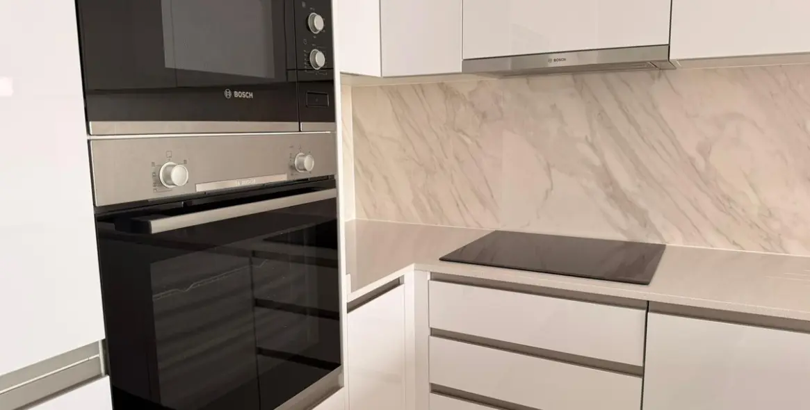 Продажа апартаментов на среднем этаже в Estepona 10