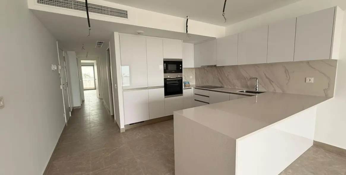 Продажа апартаментов на среднем этаже в Estepona 11