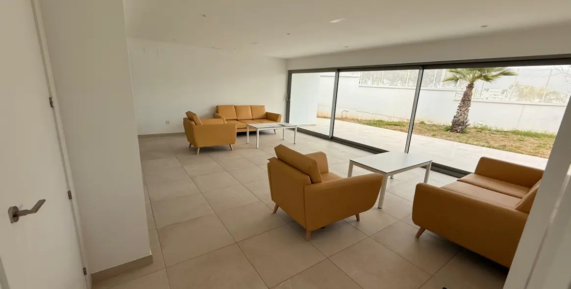 Продажа апартаментов на среднем этаже в Estepona 13