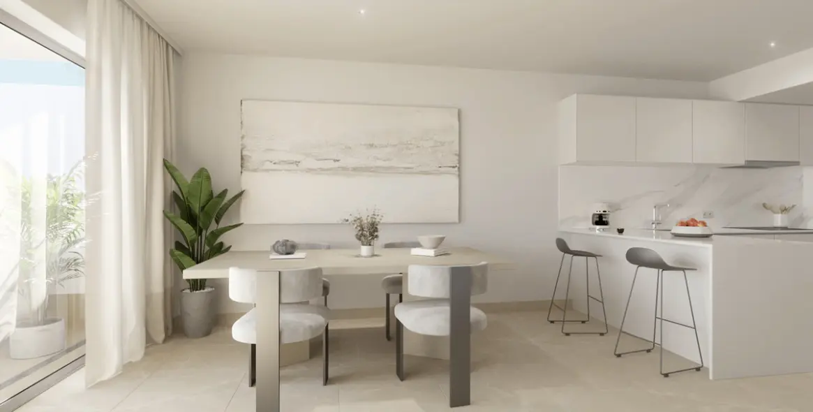 Sale of middle floor apartment in Estepona 3