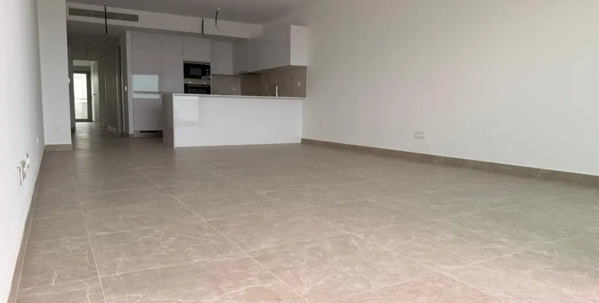 Sale of middle floor apartment in Estepona 17