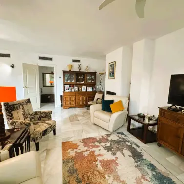 Продажа апартаментов на первом этаже в Nueva Andalucía