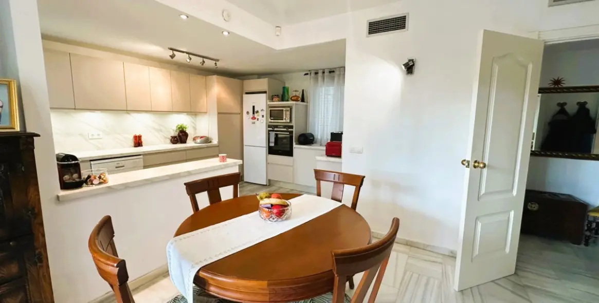 Продажа апартаментов на первом этаже в Nueva Andalucía 7