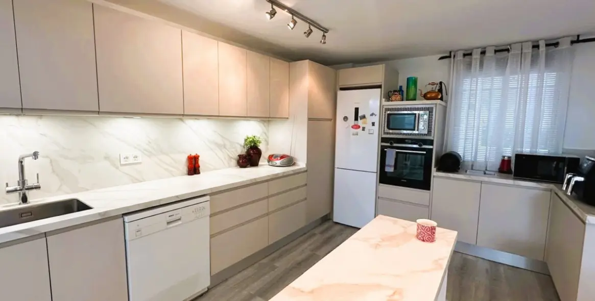 Продажа апартаментов на первом этаже в Nueva Andalucía 8