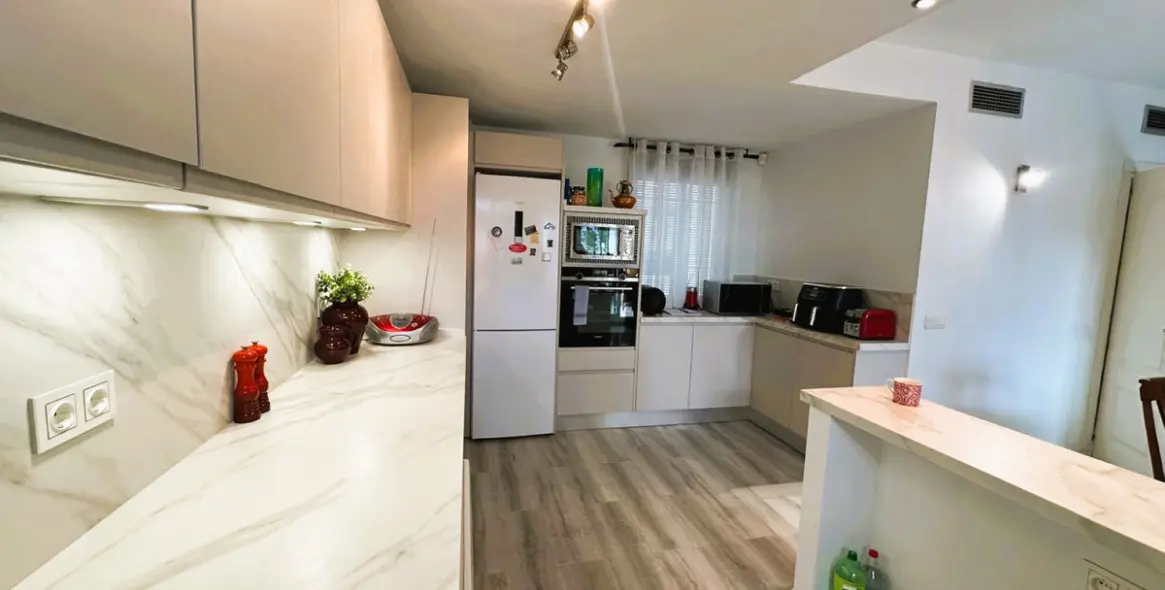 Продажа апартаментов на первом этаже в Nueva Andalucía 10