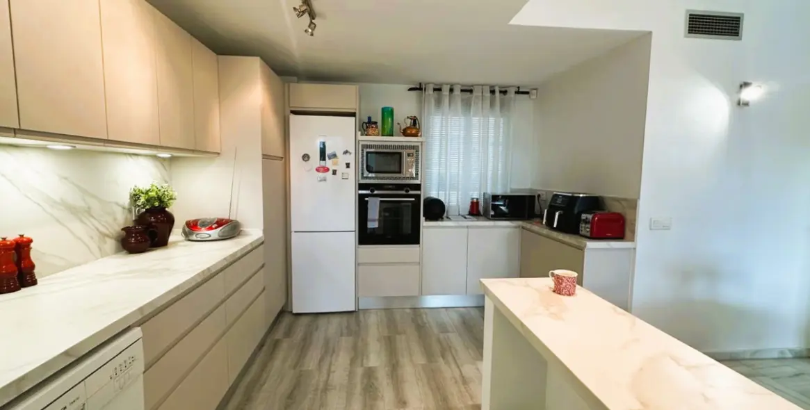 Продажа апартаментов на первом этаже в Nueva Andalucía 11