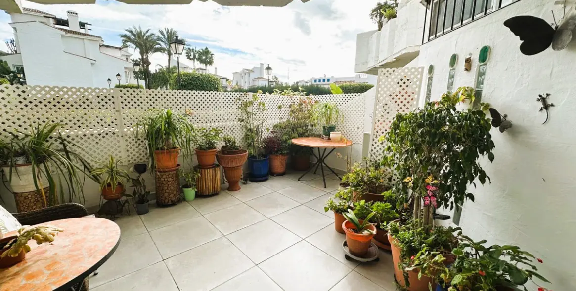 Продажа апартаментов на первом этаже в Nueva Andalucía 19