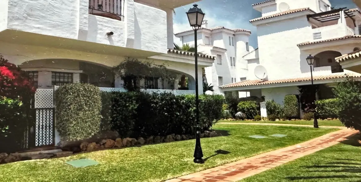 Продажа апартаментов на первом этаже в Nueva Andalucía 21