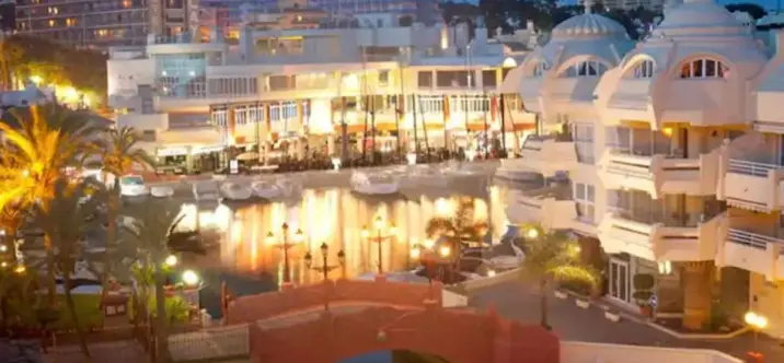 Продажа апартаментов на среднем этаже в Benalmadena Costa 1