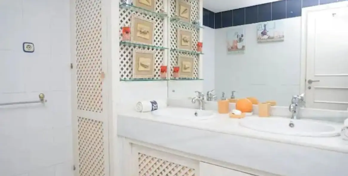 Продажа апартаментов на среднем этаже в Benalmadena Costa 6