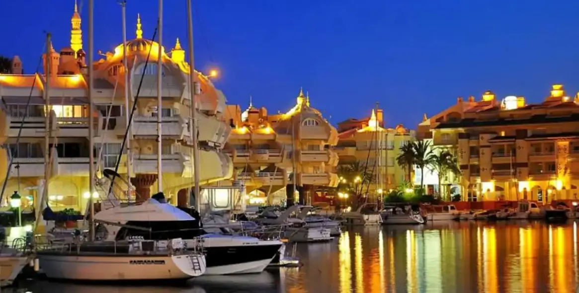 Продажа апартаментов на среднем этаже в Benalmadena Costa 12