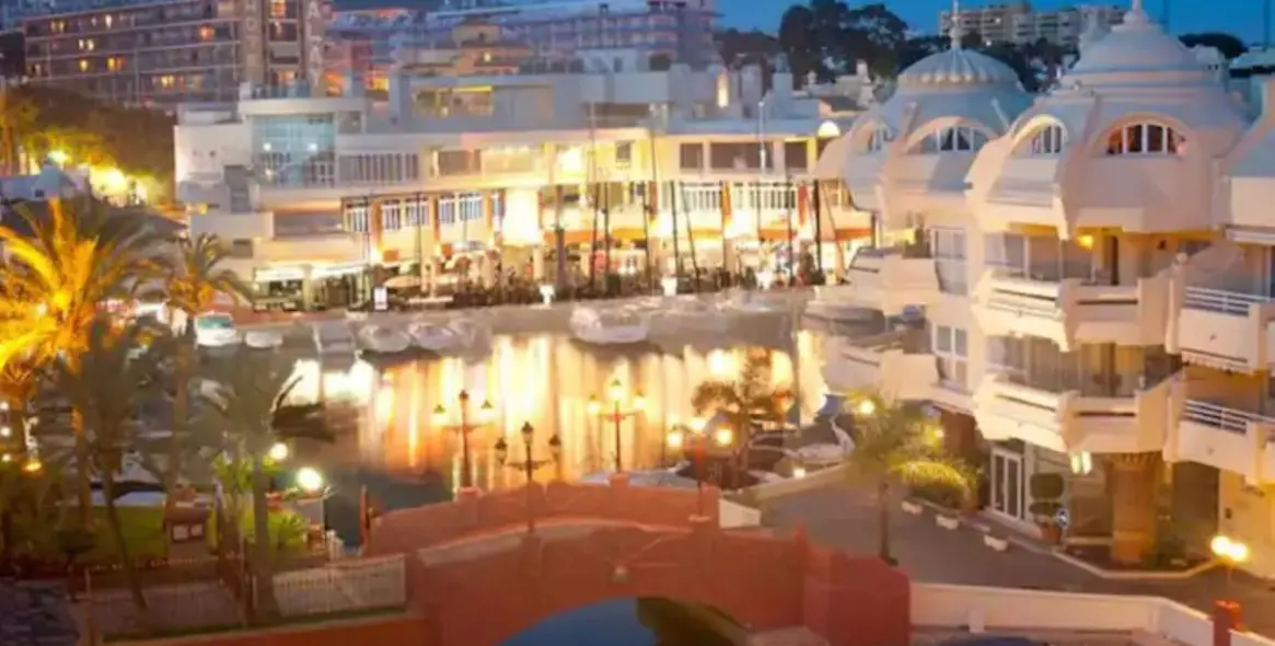 Продажа апартаментов на среднем этаже в Benalmadena Costa 13