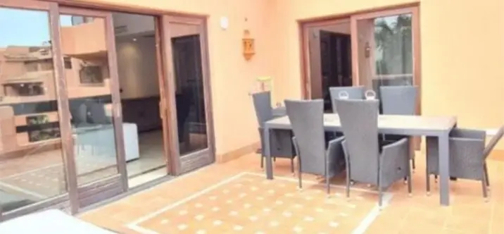 Продажа апартаментов на среднем этаже в New Golden Mile 4