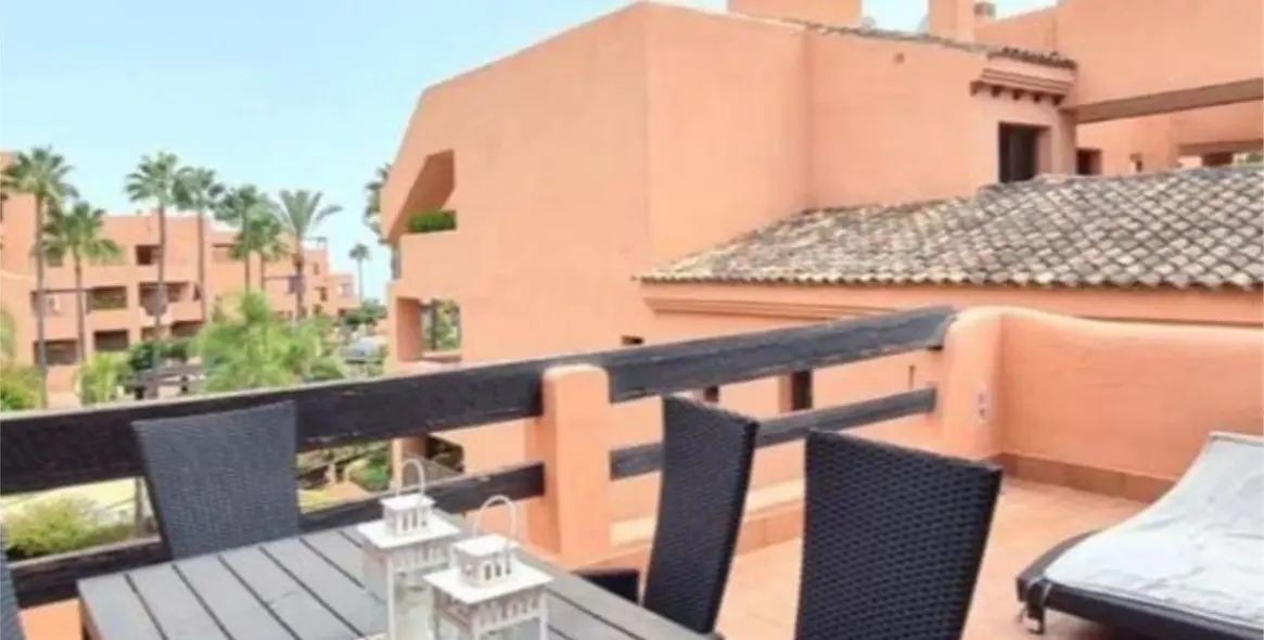 Продажа апартаментов на среднем этаже в New Golden Mile 6