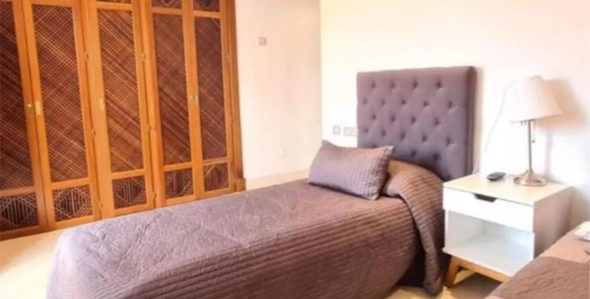 Продажа апартаментов на среднем этаже в New Golden Mile 7