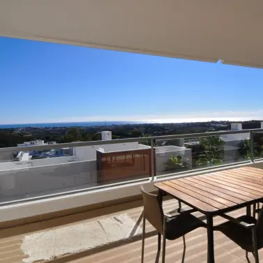 Продажа апартаментов на среднем этаже в Los Arqueros