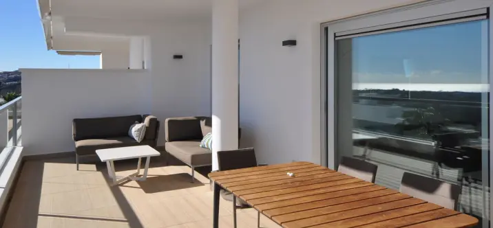 Продажа апартаментов на среднем этаже в Los Arqueros 4