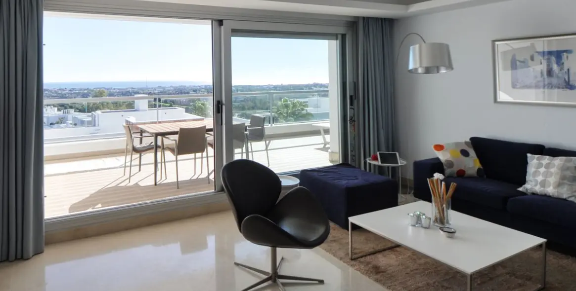 Продажа апартаментов на среднем этаже в Los Arqueros 10