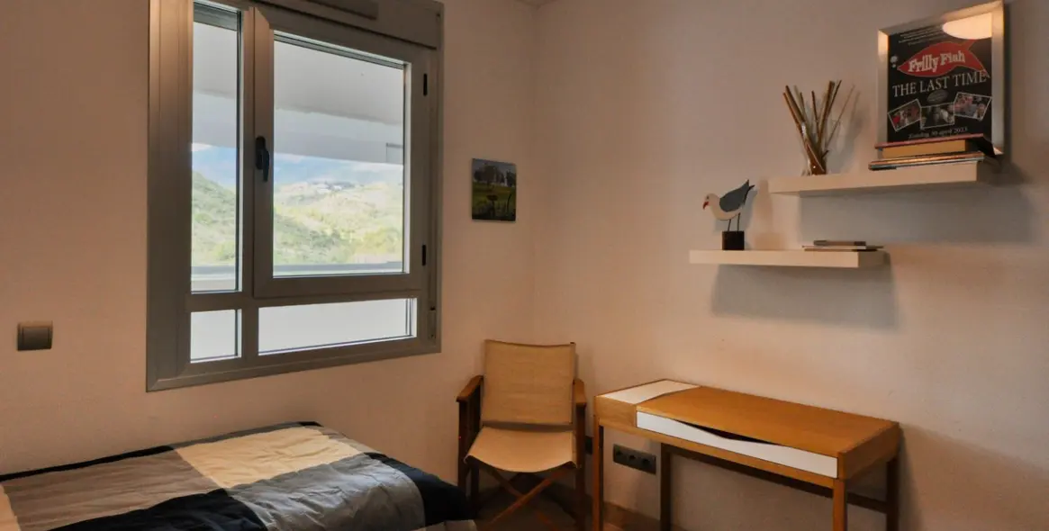 Sale of middle floor apartment in Los Arqueros 9