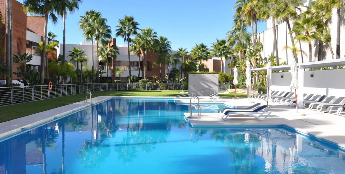 Sale of middle floor apartment in Los Arqueros 11