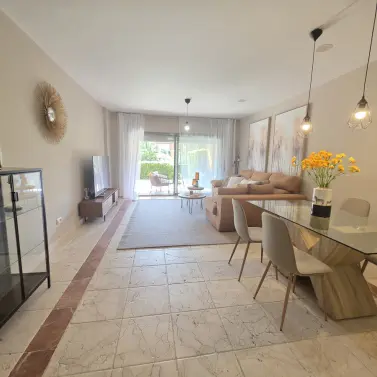 Sale of ground floor apartment in Estepona