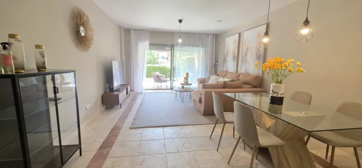 Sale of ground floor apartment in Estepona 1