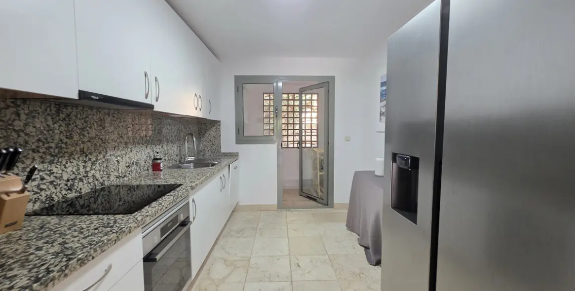 Sale of ground floor apartment in Estepona 3