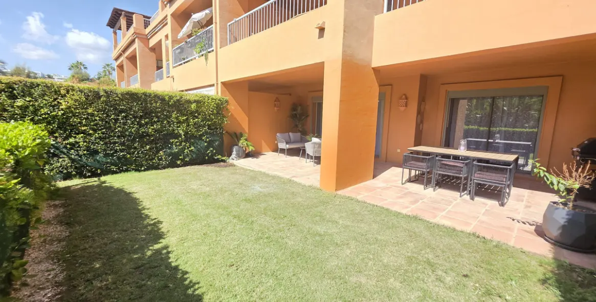 Sale of ground floor apartment in Estepona 5