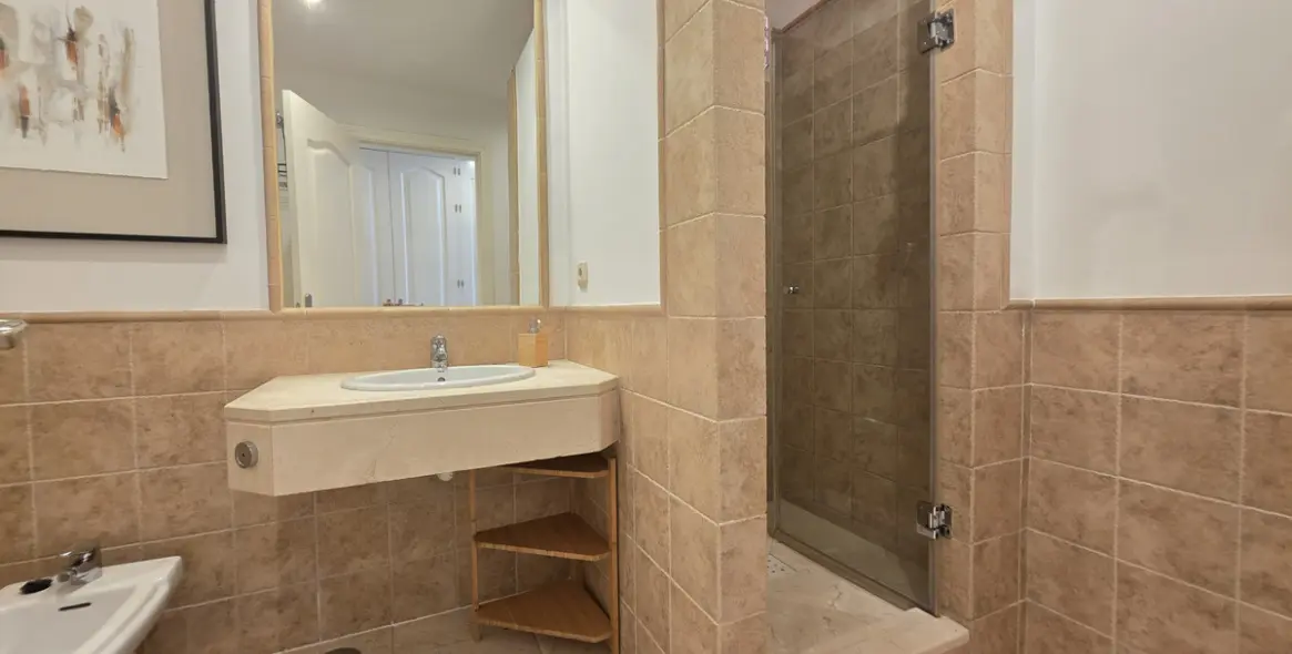 Sale of ground floor apartment in Estepona 7