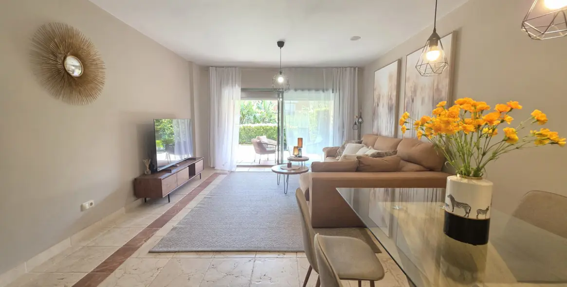 Sale of ground floor apartment in Estepona 15