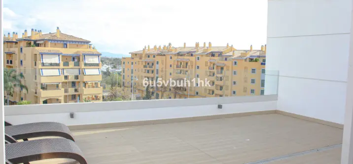 Продажа двухуровневого пентхауса в San Pedro de Alcántara 3