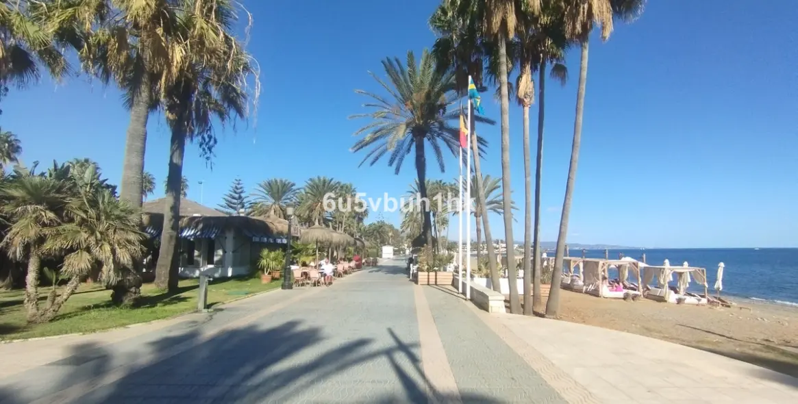 Продажа двухуровневого пентхауса в San Pedro de Alcántara 36