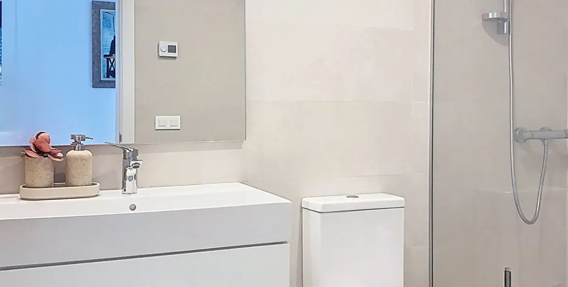 Sale of penthouse duplex in Estepona 13