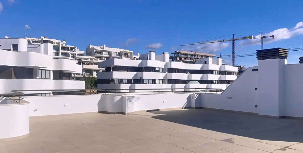 Sale of penthouse duplex in Estepona 26