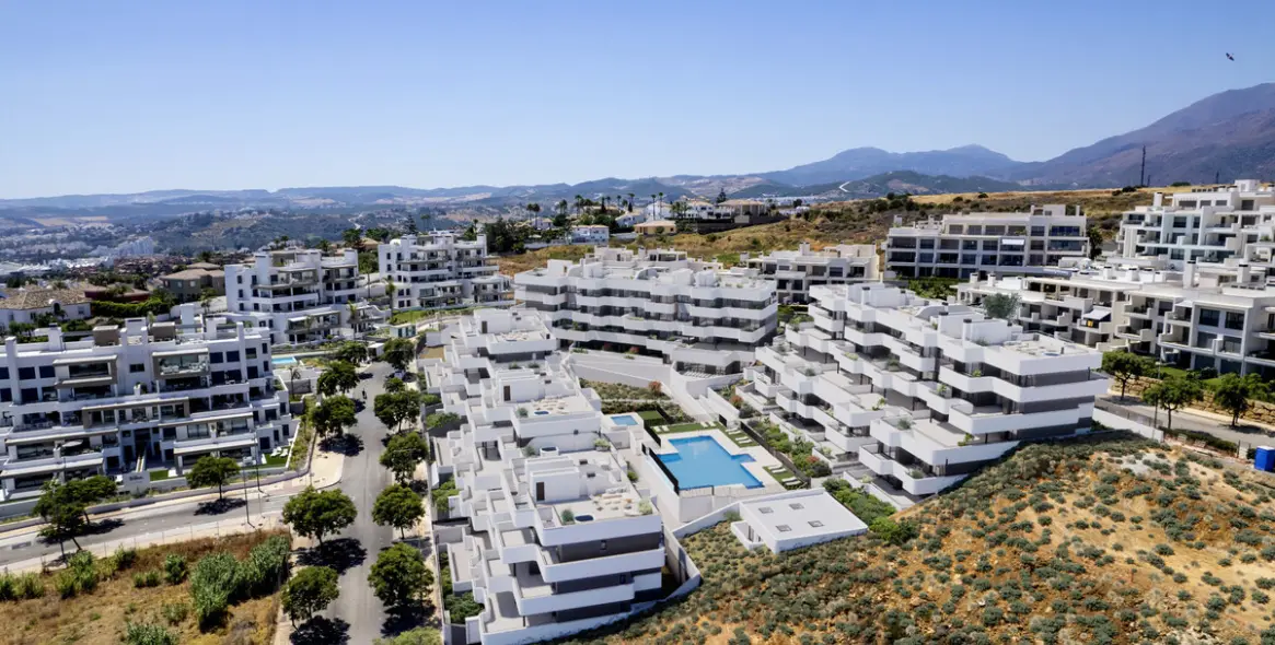 Sale of penthouse duplex in Estepona 41