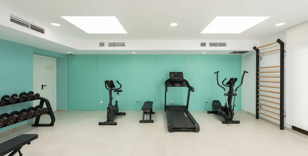 Sale of penthouse duplex in Estepona 44
