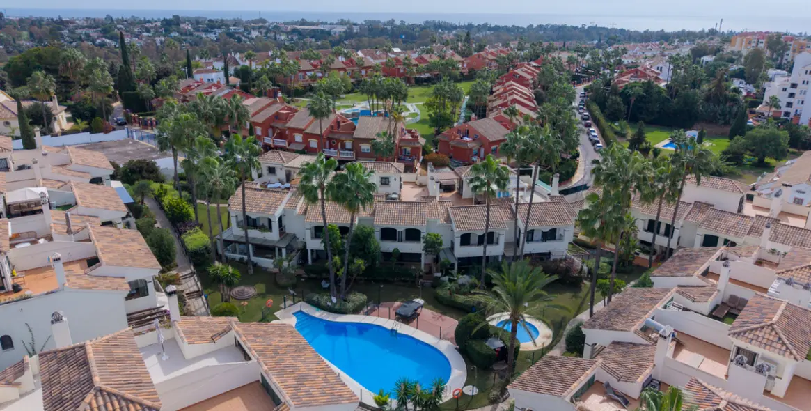 Продажа таунхауса в Estepona 1