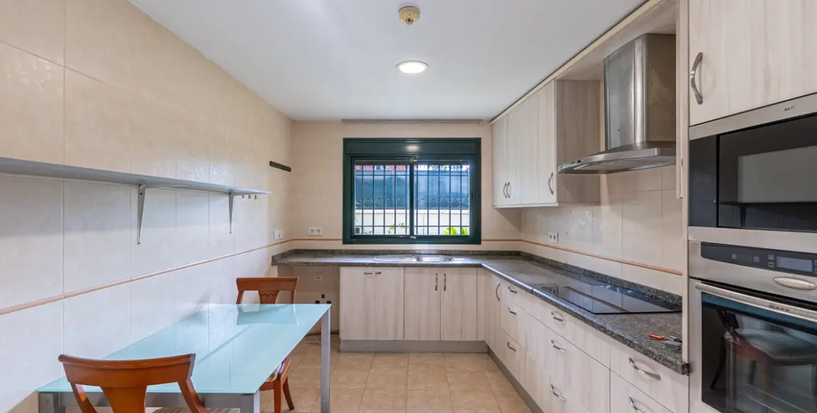 Продажа таунхауса в Estepona 13