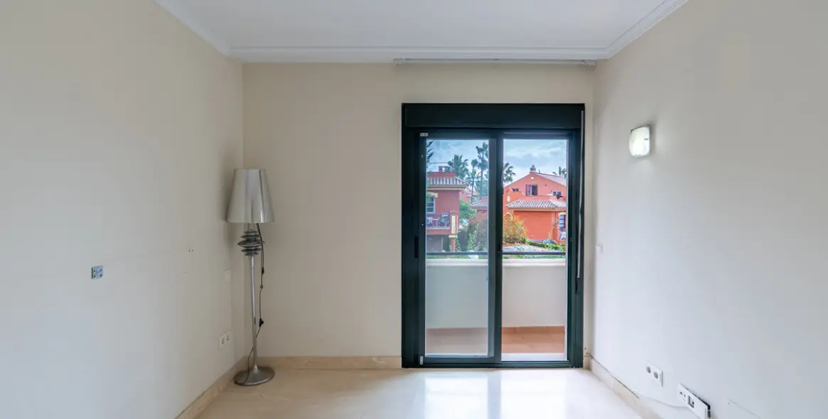 Продажа таунхауса в Estepona 16