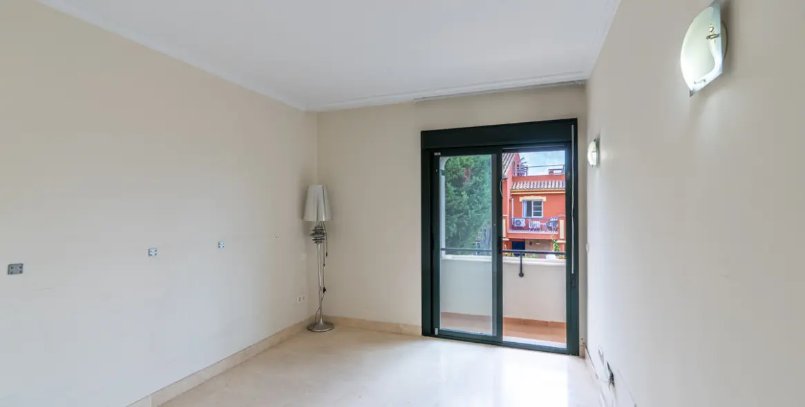 Продажа таунхауса в Estepona 17