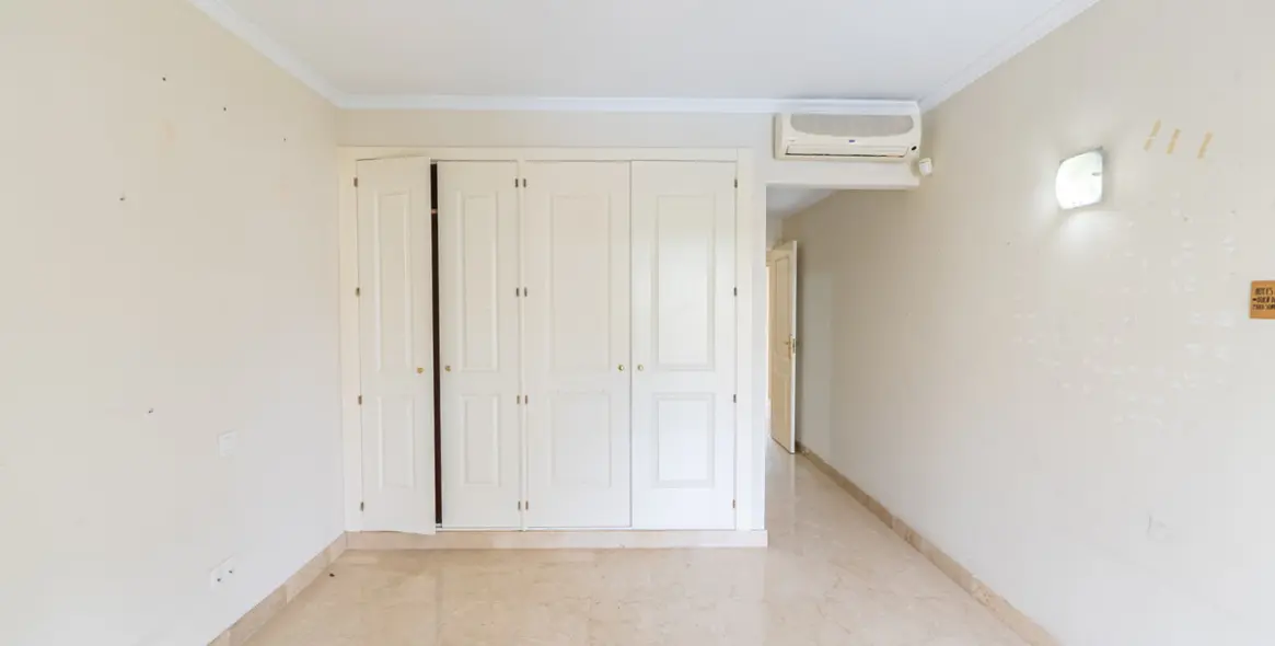 Продажа таунхауса в Estepona 18