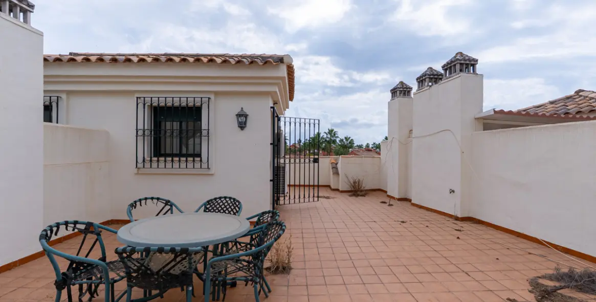 Sale of townhouse in Estepona 28