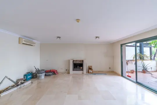 Image 6 thumb
