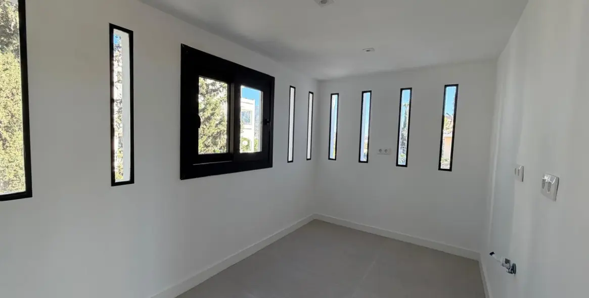 Продажа  отдельно стоящей виллы в Campo Mijas 20