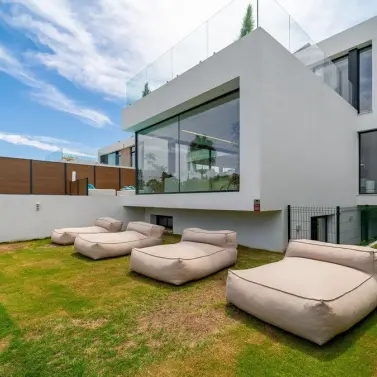 Продажа  отдельно стоящей виллы в Atalaya