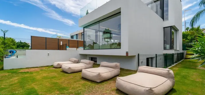 Продажа  отдельно стоящей виллы в Atalaya 0